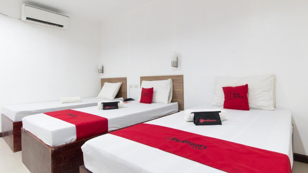 Reddoorz Plus Near Vigan City Commercial Center Exteriör bild