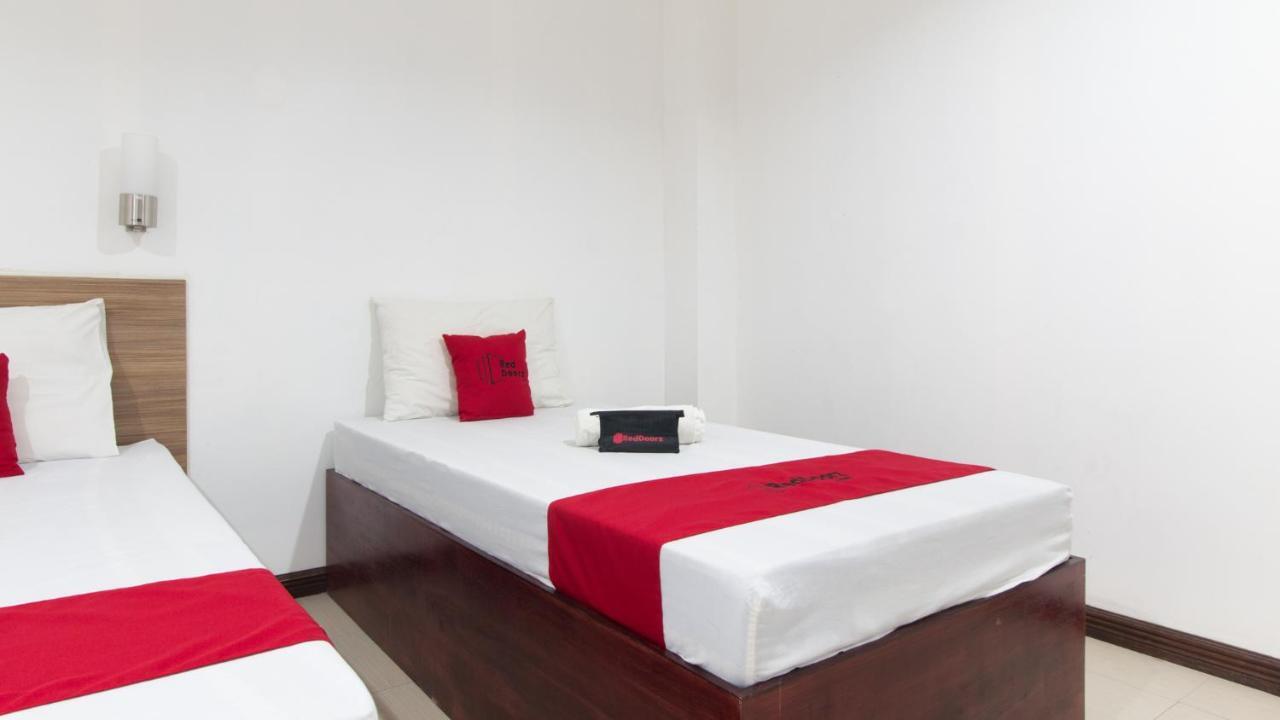 Reddoorz Plus Near Vigan City Commercial Center Exteriör bild